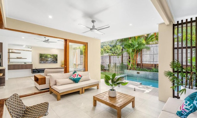 Palm Cove House | Belle Escapes Havenly Luxury Villa Palm Cove