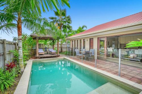 Palm Cove Villa | Belle Escapes Villa Kintamani