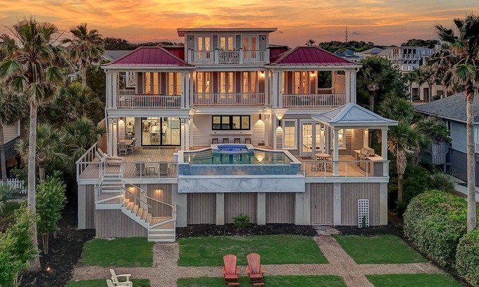 Isle of Palms House | 'Belle Mer'~ OCEAN FRONT, PRIVATE POOL, HOT TUB, ELEVATOR