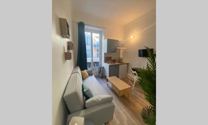 Vernier Apartment | Belle studette entièrement rénovée quartier Libération Nice