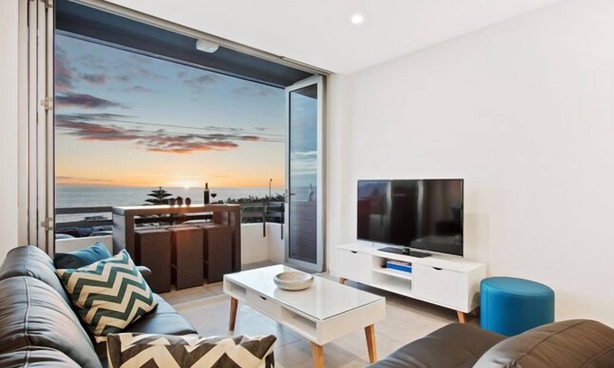 West Beach Apartment | Belle Vista apartment absolute beach front w/Free WiFi