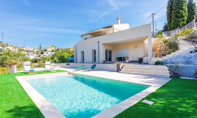Nice Villa | BELLET HILLS VI4193 by Riviera Holiday Homes