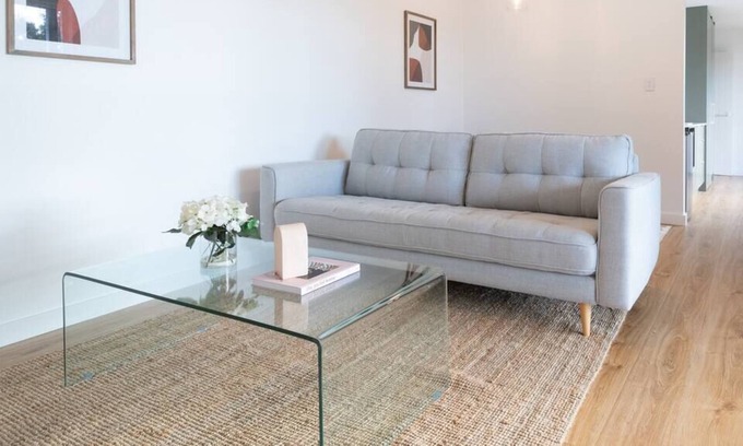 Trevallyn House | Belleview Studio - spacious 1 bed stay