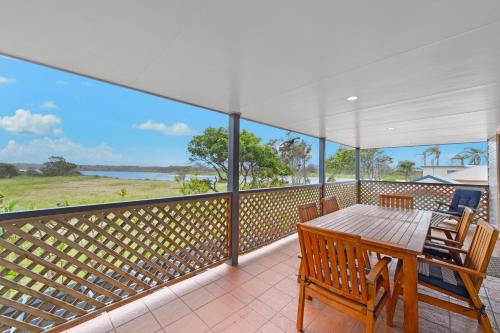 Crescent Head House | Bellhaven 2, 17 Willow Street