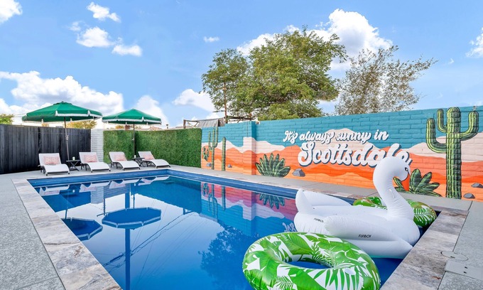 New Papago Parkway House | Bellissima! Brava! Game Room Hot Pool, Putt-Putt
