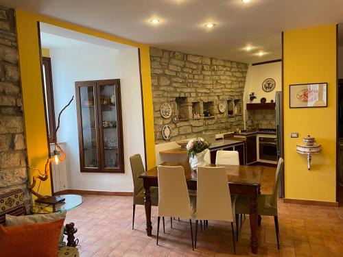 San Savino Villa | Bellissima casa dentro il castello di San Savino