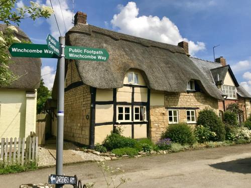Alderton House | Bells Cottage