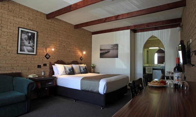 Shepparton South Hotel | Belltower Motor Inn