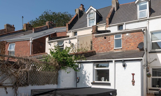 Hele House | Belmont Villa