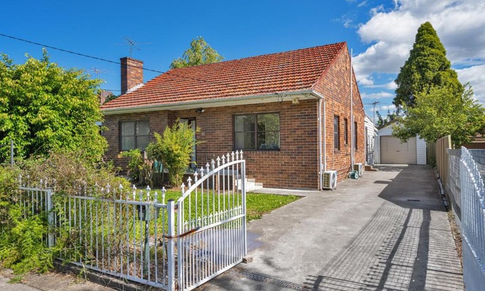 Belmore House | Belmore Brand new renovated 3Br house AC & Parking