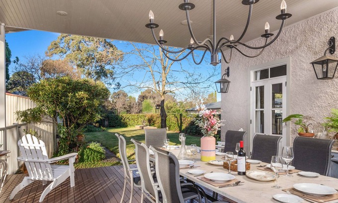 Bowral House | Bendooley Gardens. Large home in Central Bowral.