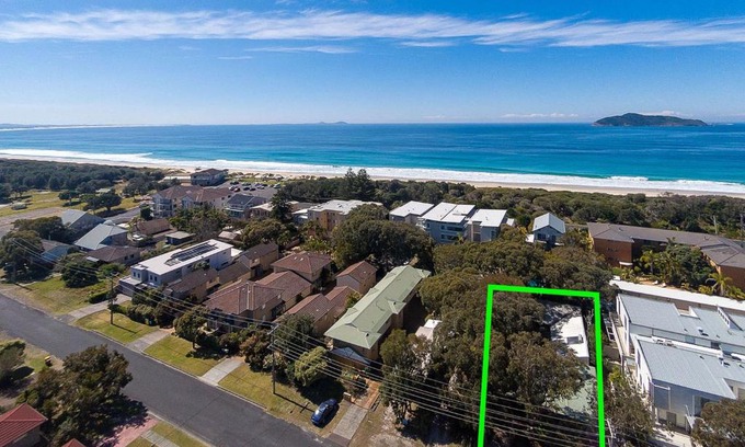 Hawks Nest House | Bennett's Beach Cottage