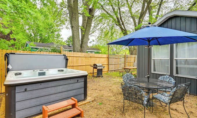Riverside House | Benton Harbor Home 3 Mi to Beach: Grill & Yard