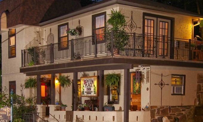 Eureka Springs Historic District Apartment | BENTON PLACE INN