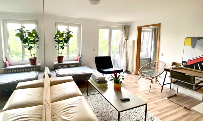 Schoenefeld Apartment | BER, Quiet, Green, View, near Terminal, Berlin parking
