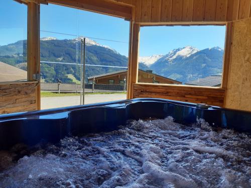 Taxenbach Ski Chalet | Bergbauernhof Kinderparadies Oberhasenberghof