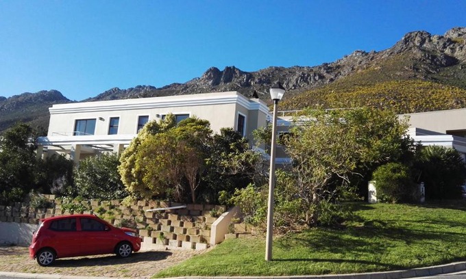 Gordon's Bay Apartment | Bergsig Selfcatering