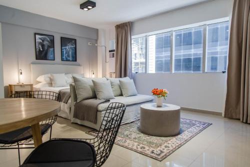 Balvanera Apartment | Berilo Luminous Studio