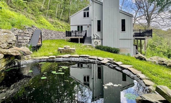 Egremont Ski Chalet | Berkshire 5- bedroom Chalet in nature preserve