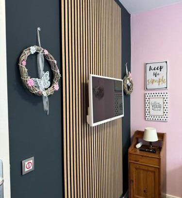 Neukoelln Apartment | BERLIN PUR - Wohnung für bis zu 12 Personen