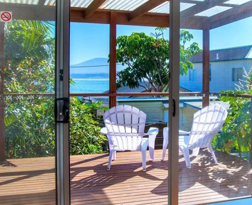 Bermagui Apartment | Bermagui Bay Beach House Bungalow in the heart of Bermagui