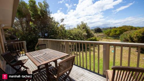 Bermagui House | Bermagui Dune House 5 Narira Street, Beach Front, Pet friendly