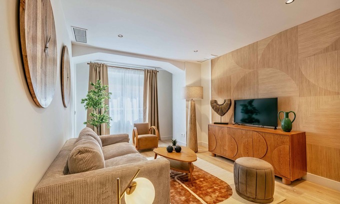 Nueva Espana Apartment | Bernabeu Place V apartment in Madrid