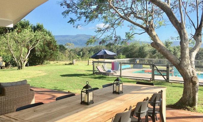 Berry House | Berry Downs cottage with pool and tennis court