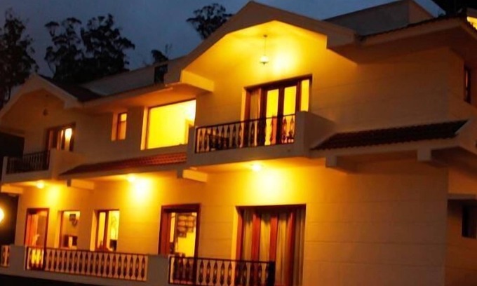 Stone House Area Hotel | Berry Hills Resort