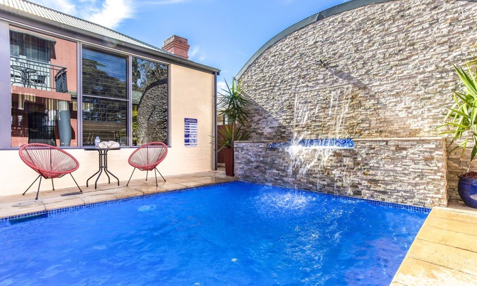 Berry Hotel | Berry Village Boutique Motel
