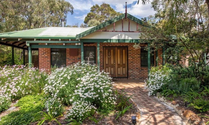 Dunsborough House | Berties Beach House