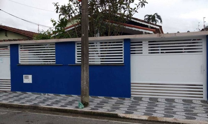 Centro House | Bertioga on the Beach, Bedroom with Bathroom. Edicule. parking. Wifi