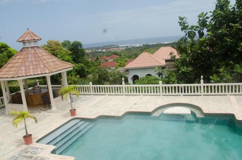 IronShore Estates Apartment | Bertrann Bed & Breakfast
