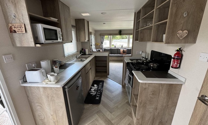 Berwick-upon-Tweed Apartment | Berwick-upon-tweed - Caravan - Sleeps 6 - Parking