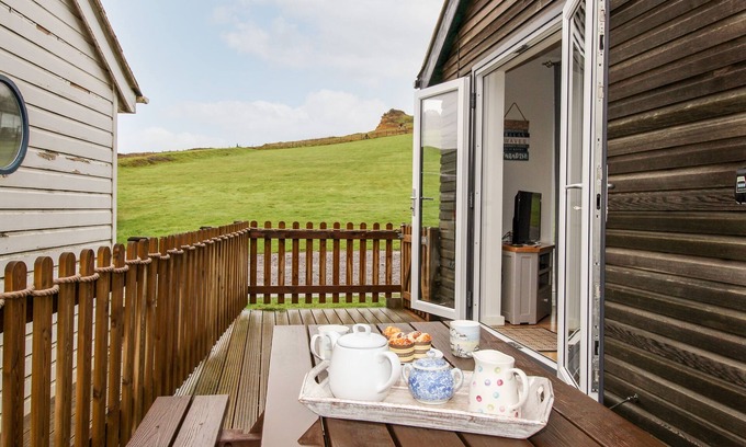 Bridport Cottage | Beside the Sea