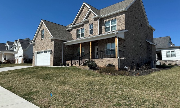 Winchester House | Best Day Yet! Spacious 5-bedroom house in Twin Creeks Village