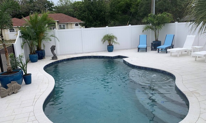 Tarpon Springs House | Best Family Vacation at the Beach or the Pool.