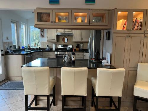 Shelter Cove House | Best garden view and Ocean view and sounds-hot tub-bbq-sleeps 6