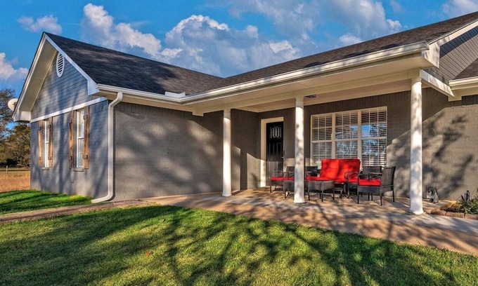 Mead House | Best kitchen in Texoma! New! Playroom!