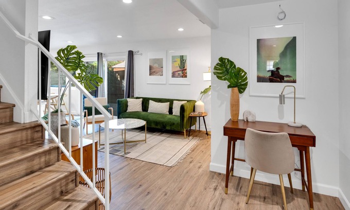 Fountain Valley House | Best location! Charming staycation w/ pool, Near Disney, Sleeps 10