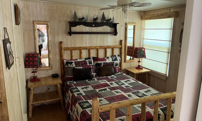 South Casco RV Rental | Best location in point Sebago! Walk to beach and restaurants!