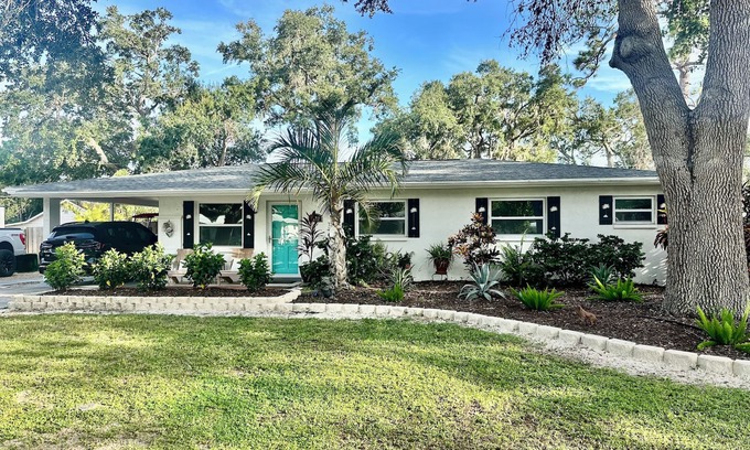 Arlington Park House | Best location in Sarasota! Downtown/Siesta Key/Restaurants/Market within 5 min.