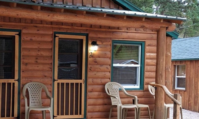 Hill City Cabin | Best location in the Black Hills! Walk to Hill City, 15 Minutes to Mt Rushmore
