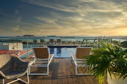 Rio Abajo Apartment | Best Location & Rooftop Pool Apto With Elevator