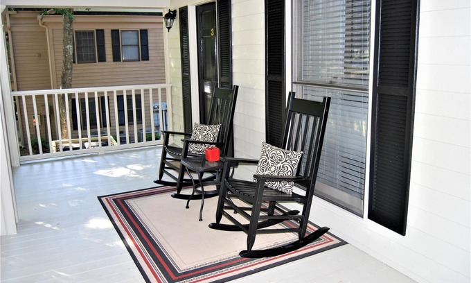 Pawleys Island Condo | Best of Pawleys Plantation! Inviting Retreat for Golfers and Beach Lovers