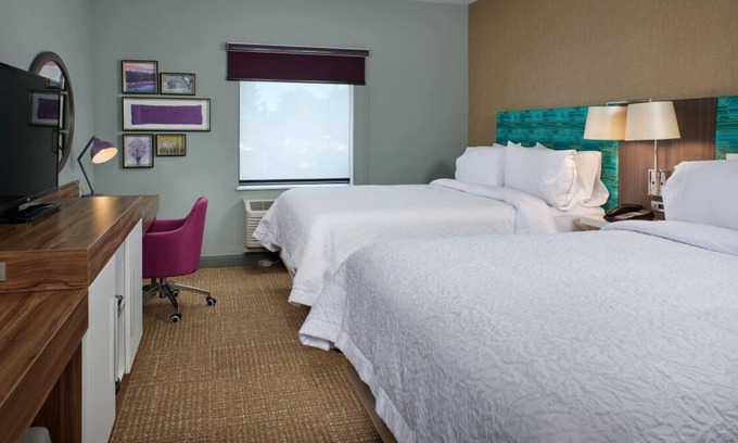 Tigard House | Best Place to Stay in Tigard! Indoor Pool, Free Full Breakfast and Parking