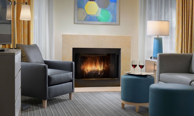 Westlake Hotel | Best Place To Stay in Westlake! 4 Relaxing Units, Pool, and Parking