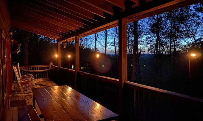 Blairsville Cabin | Best Reviews at Four Friends’ Cabin. Last Minute Deals! License 011332