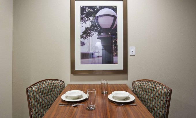 Kutzky Park Hotel | Best Value, Quality Stay! 2 King Bed Deluxe Units, Indoor Pool!