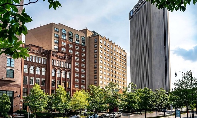 Downtown Columbus Resort | Best Value, Quality Stay! Pets are Welcome, Close to Victorian Village